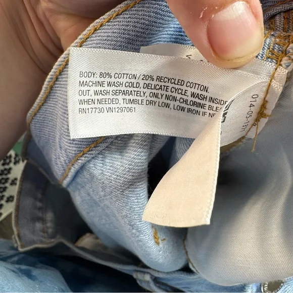 NWT Universal Thread 10 High Rise Curved Jean Barrel Light Wash Recycled Cotton - Picture 4 of 9